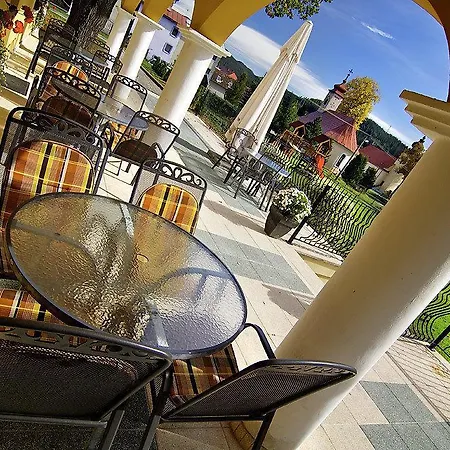 鲁西福纳卡斯蒂尔酒店