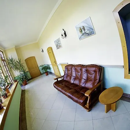 Kastiel Hotel Lucivna