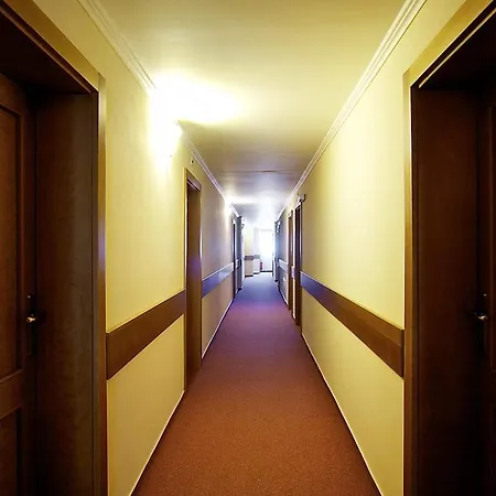 鲁西福纳卡斯蒂尔酒店