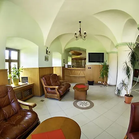 Kastiel Hotel Lucivna