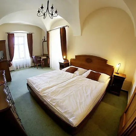 鲁西福纳卡斯蒂尔酒店